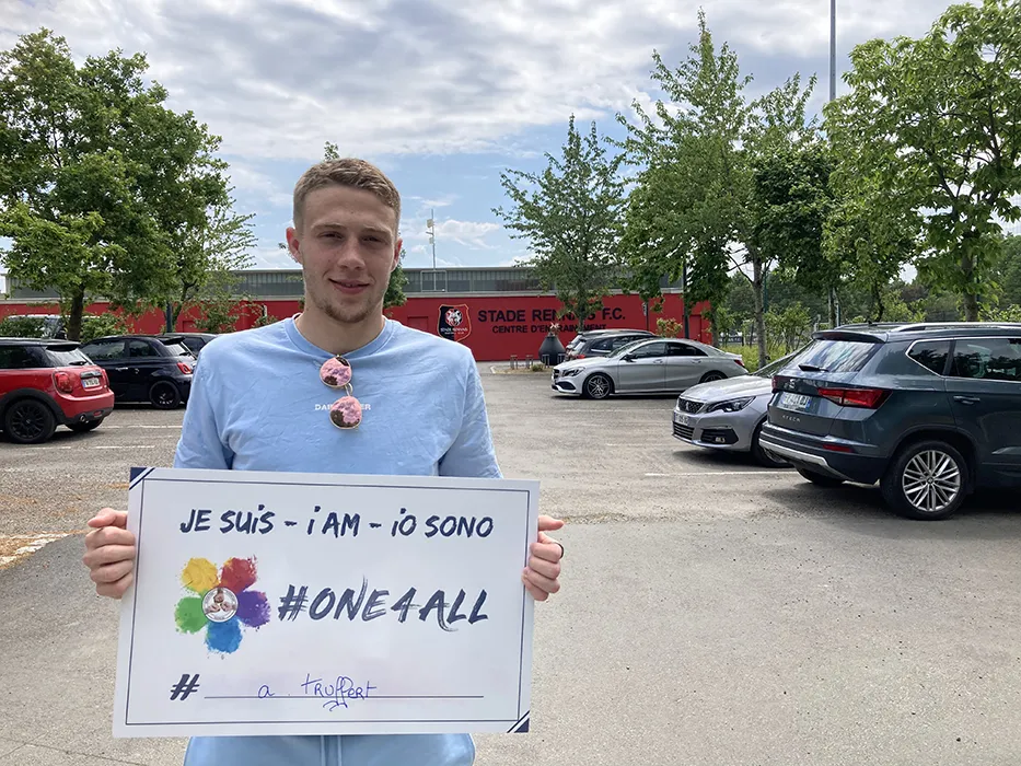 Adrien Truffert supporting #One4All