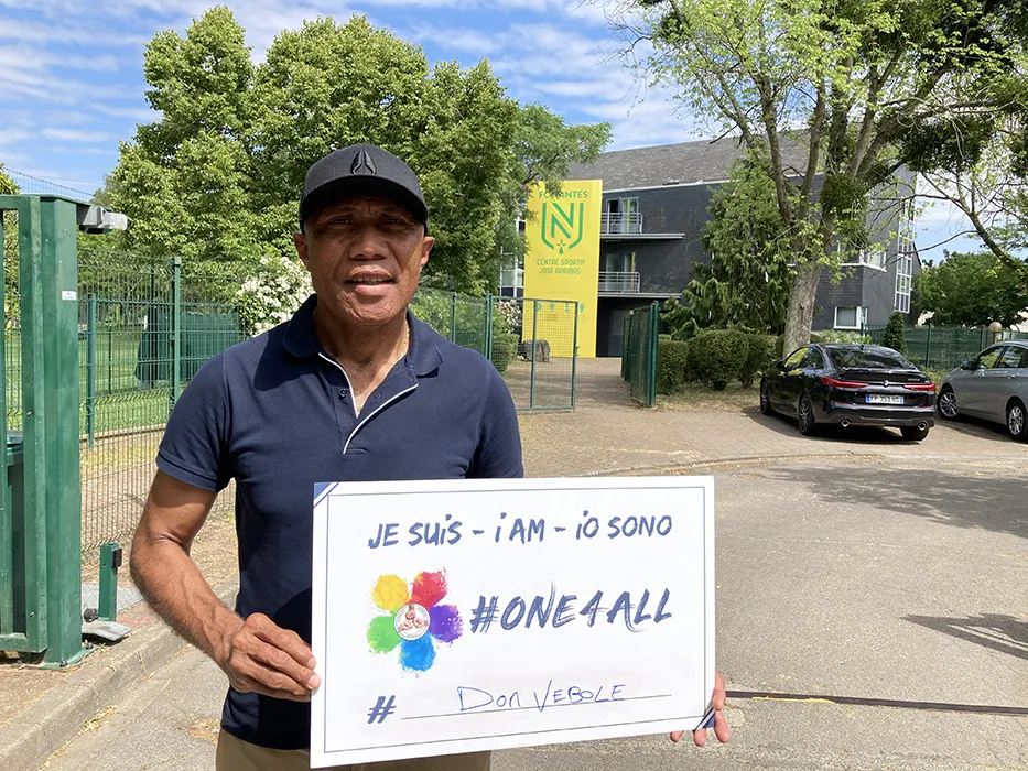 Coach Kambouare supporting #One4All association